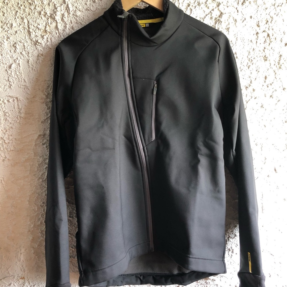 Mavic Aksium Thermo Cycling Jacket.
